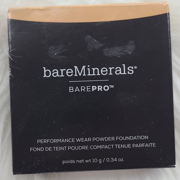 bareMineral Barepro Powder Foundation - Picture 1 of 3